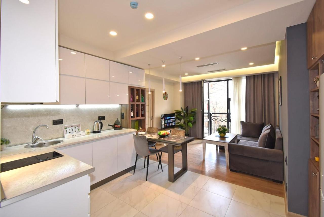 Home4You City Center Apartments エレバン エクステリア 写真