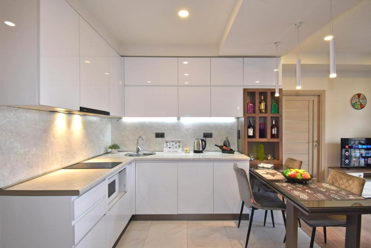 Home4You City Center Apartments エレバン エクステリア 写真