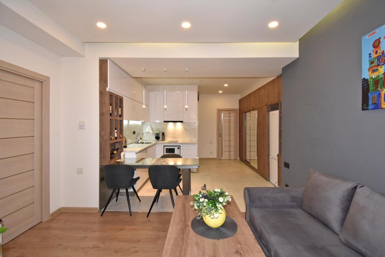 Home4You City Center Apartments エレバン エクステリア 写真