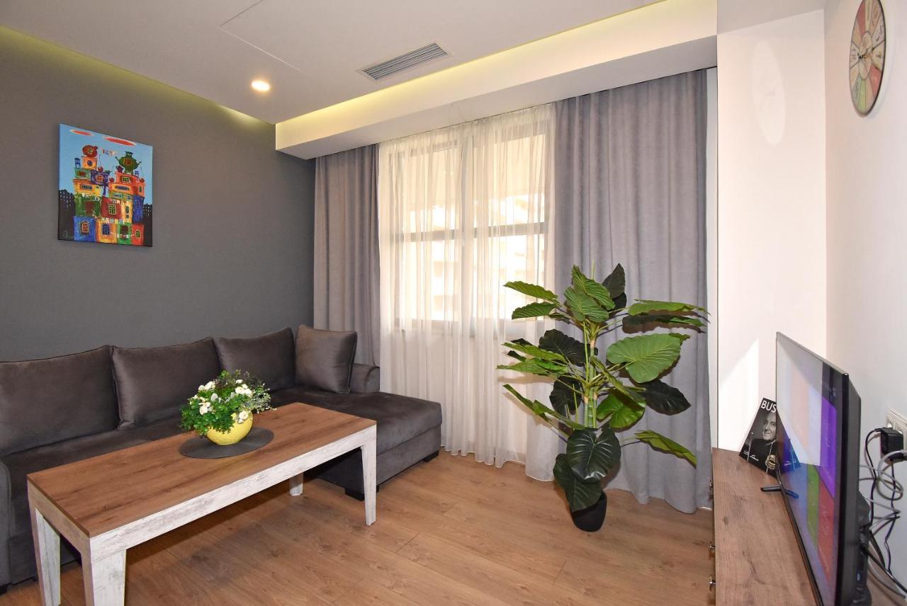 Home4You City Center Apartments エレバン エクステリア 写真