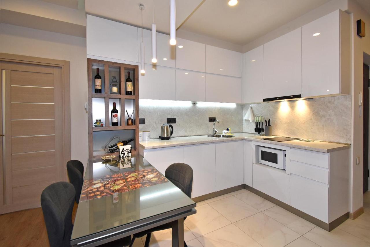 Home4You City Center Apartments エレバン エクステリア 写真